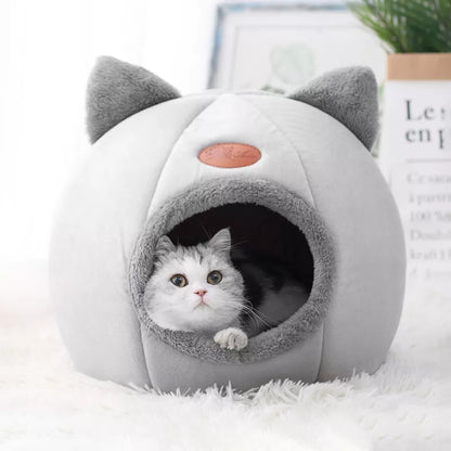 Purrfect Haven: Cozy Bed for Peaceful naps