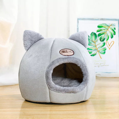Purrfect Haven: Cozy Bed for Peaceful naps