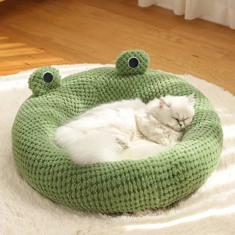 Frog Plush Pet Bed – Cozy & Warm for Cats & Small Dogs