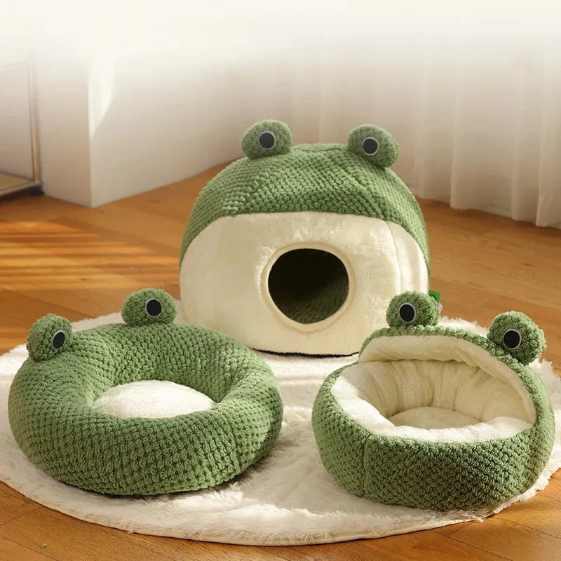 Frog Plush Pet Bed – Cozy & Warm for Cats & Small Dogs